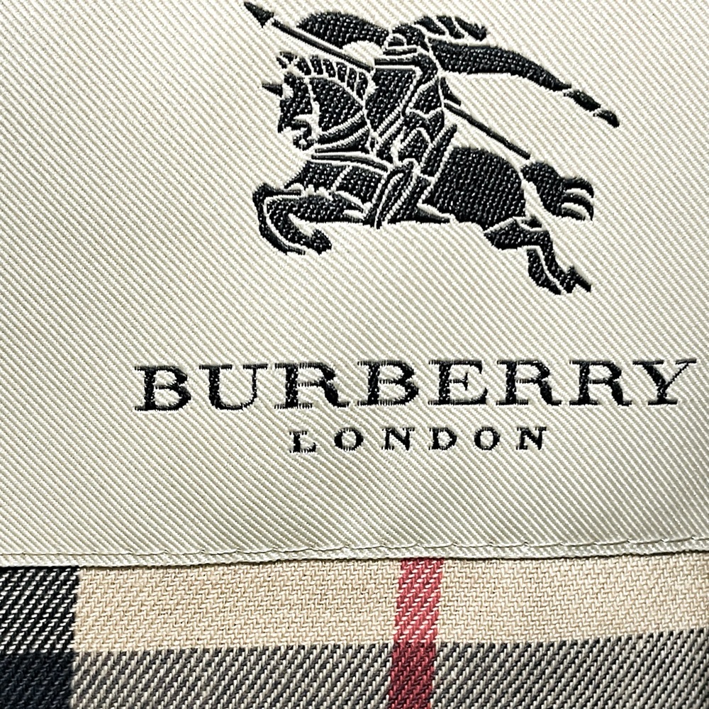 BURBERRY TRENCH COAT